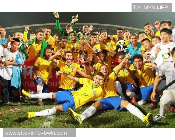 英格兰U19队新星崭露头角15岁小将道曼等四人入选名单